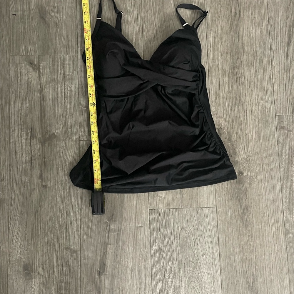 Calvin Klein Black Camisole Elegant and Versatile